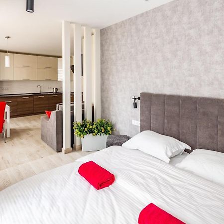 Апартаменти З Парковкою Lviv Extérieur photo