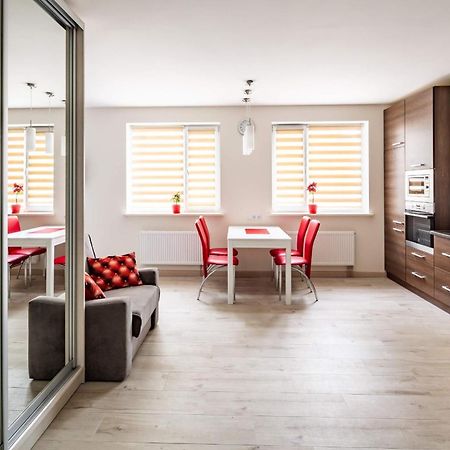 Апартаменти З Парковкою Lviv Extérieur photo